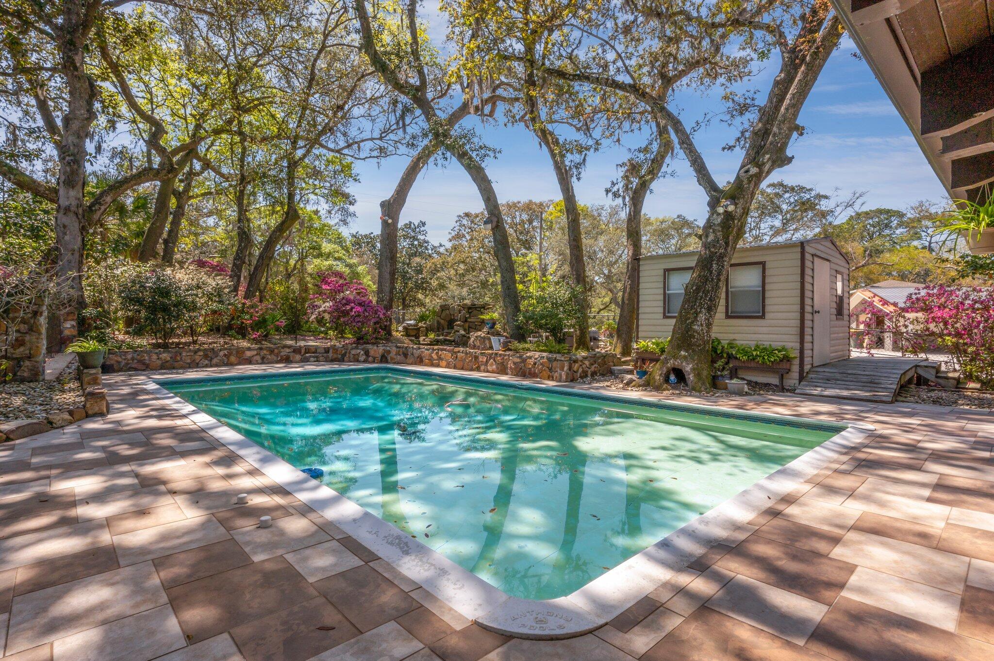 BAYOU WOODS 4TH ADDN - Residential