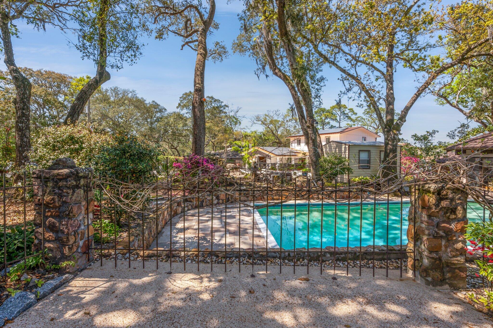 BAYOU WOODS 4TH ADDN - Residential