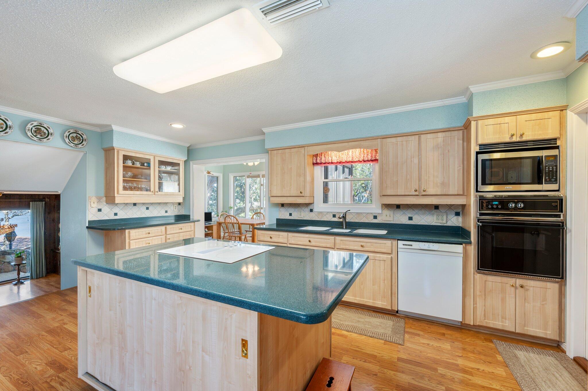 BAYOU WOODS 4TH ADDN - Residential