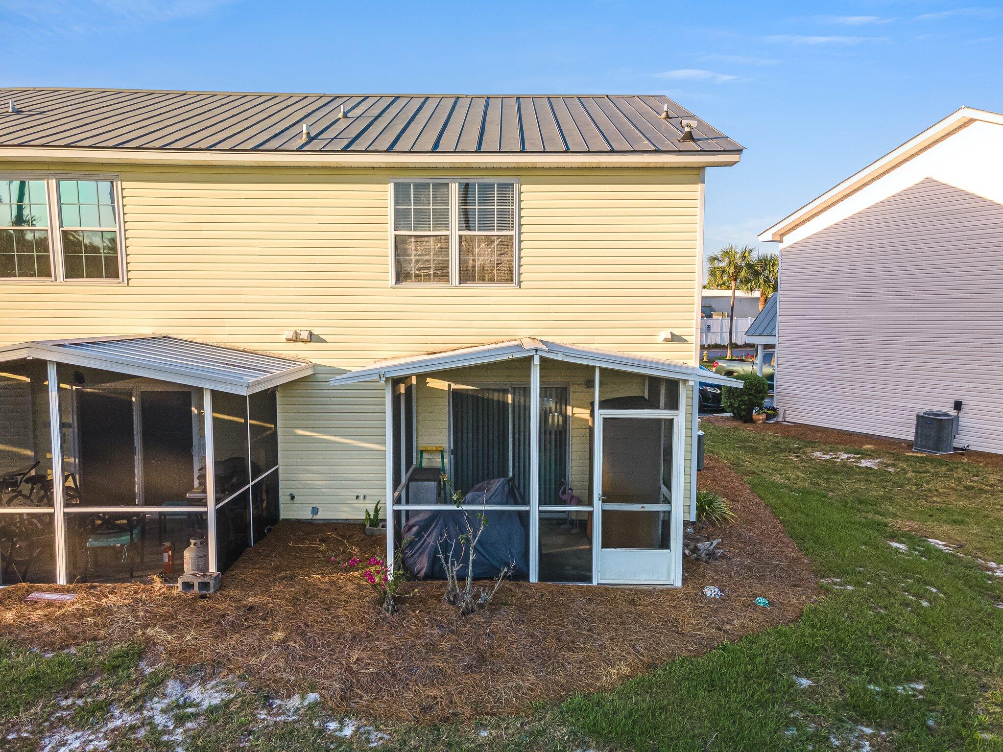 SUMMERLAKE T/H - Residential