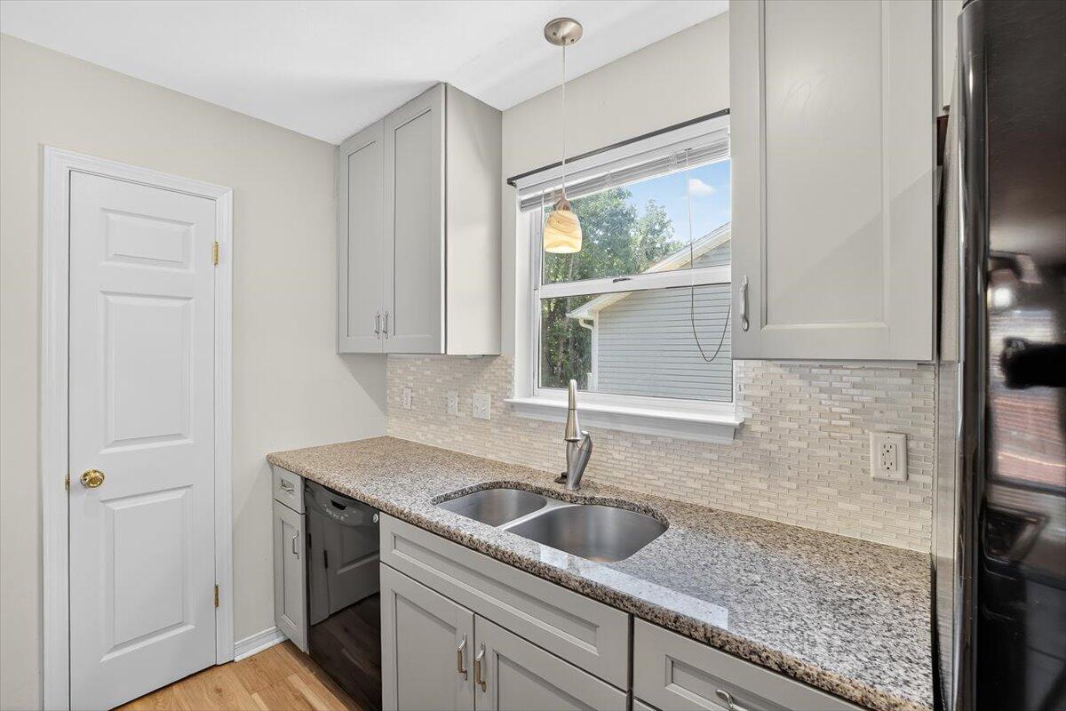 CREEKSIDE PH IV LOT 102 BLK C - Residential
