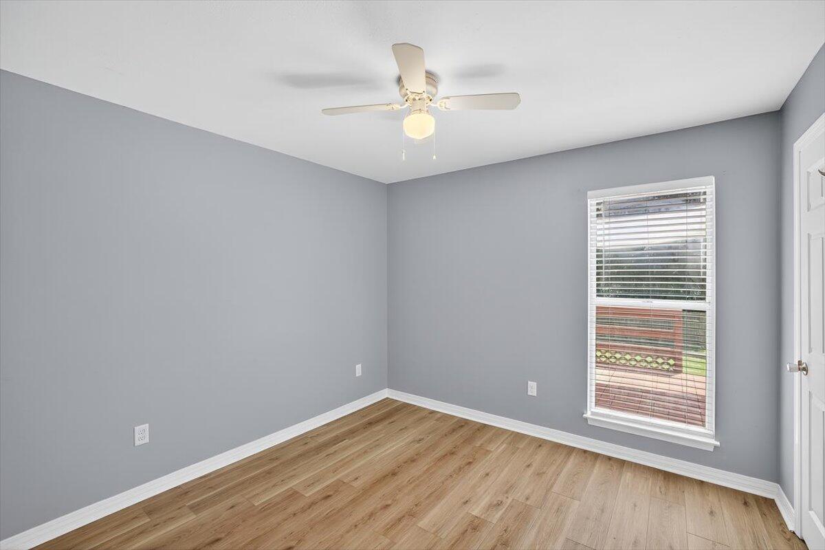 CREEKSIDE PH IV LOT 102 BLK C - Residential