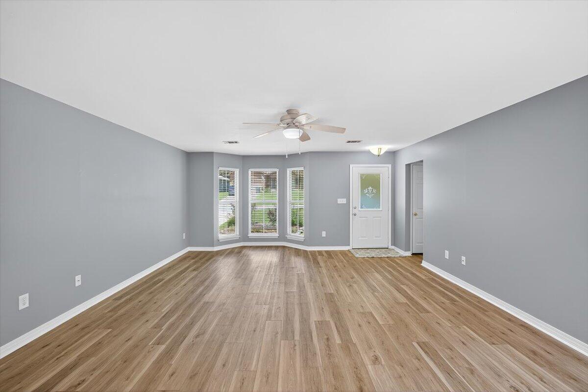 CREEKSIDE PH IV LOT 102 BLK C - Residential