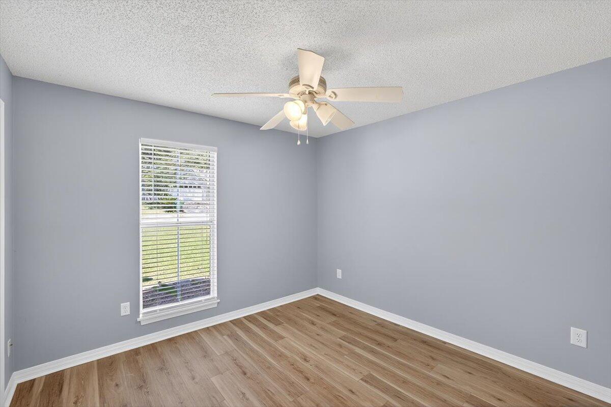 CREEKSIDE PH IV LOT 102 BLK C - Residential