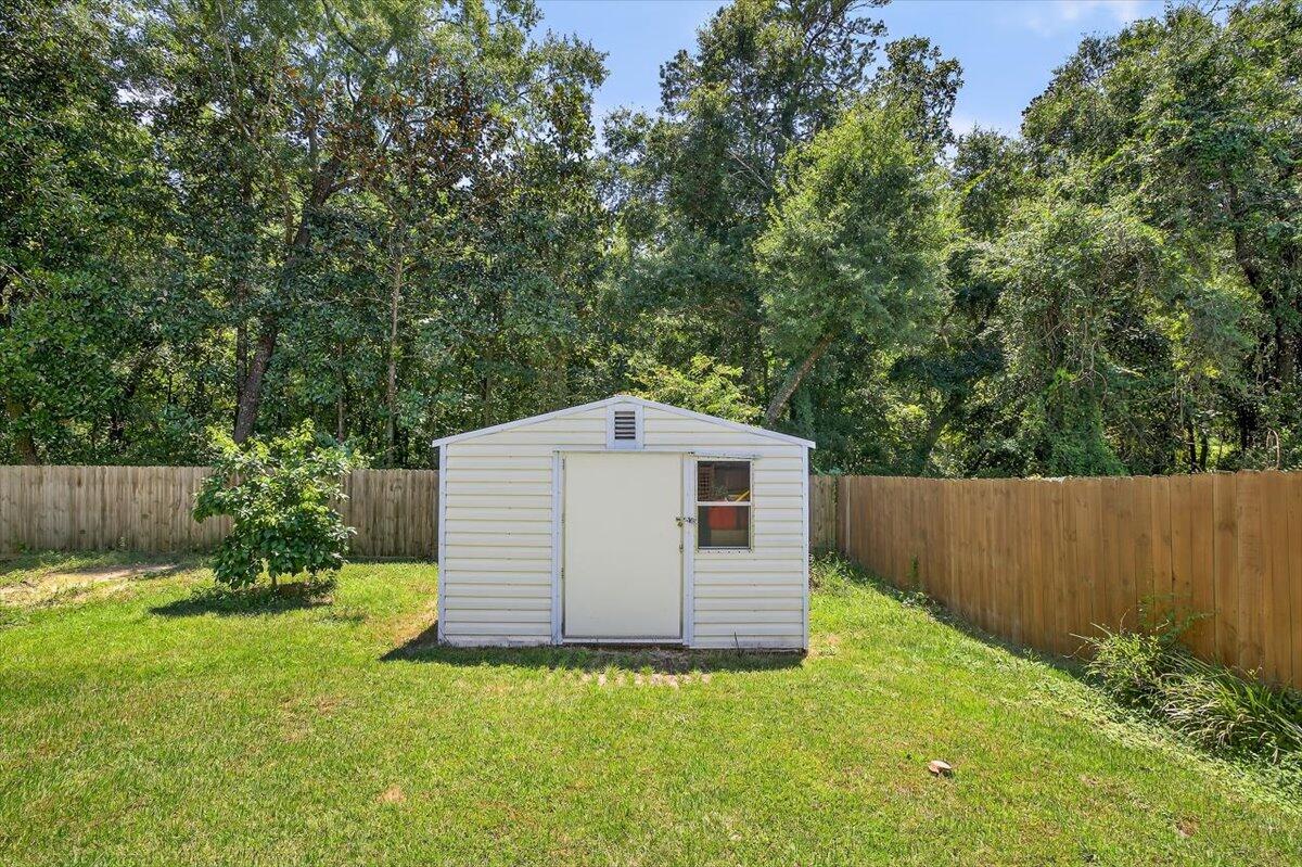 CREEKSIDE PH IV LOT 102 BLK C - Residential