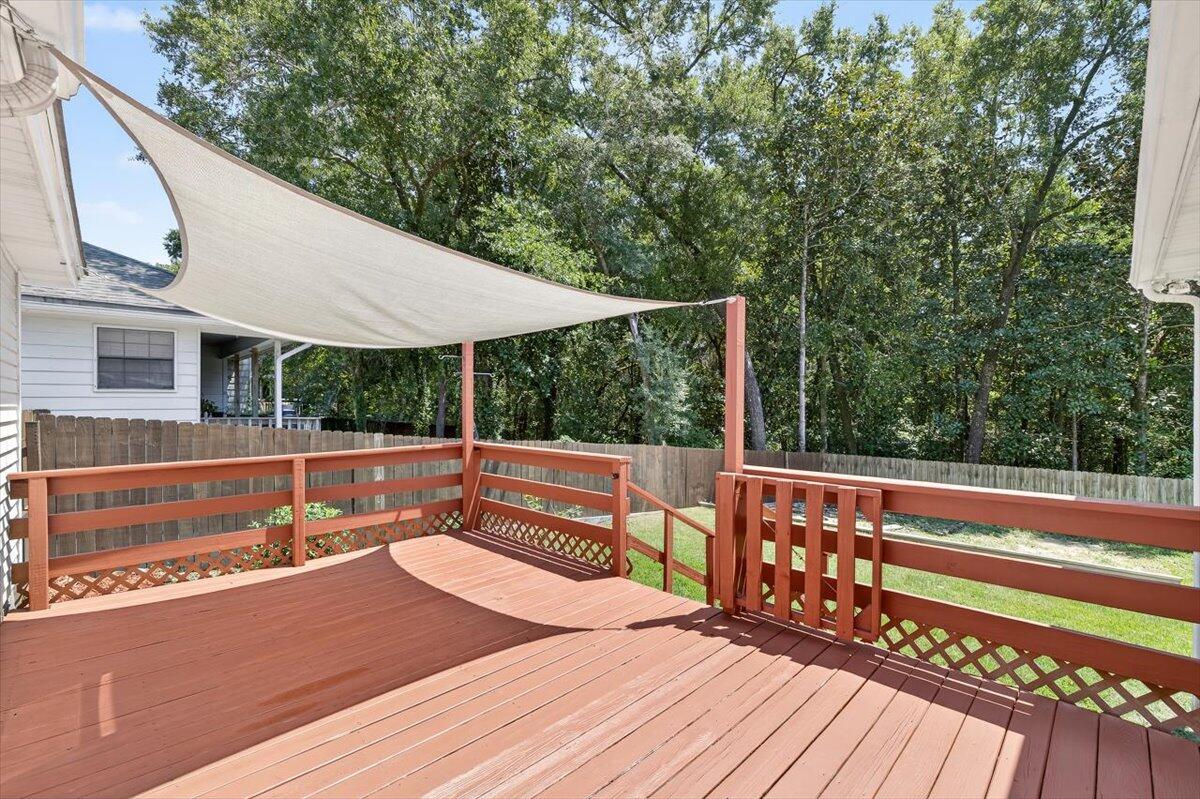 CREEKSIDE PH IV LOT 102 BLK C - Residential