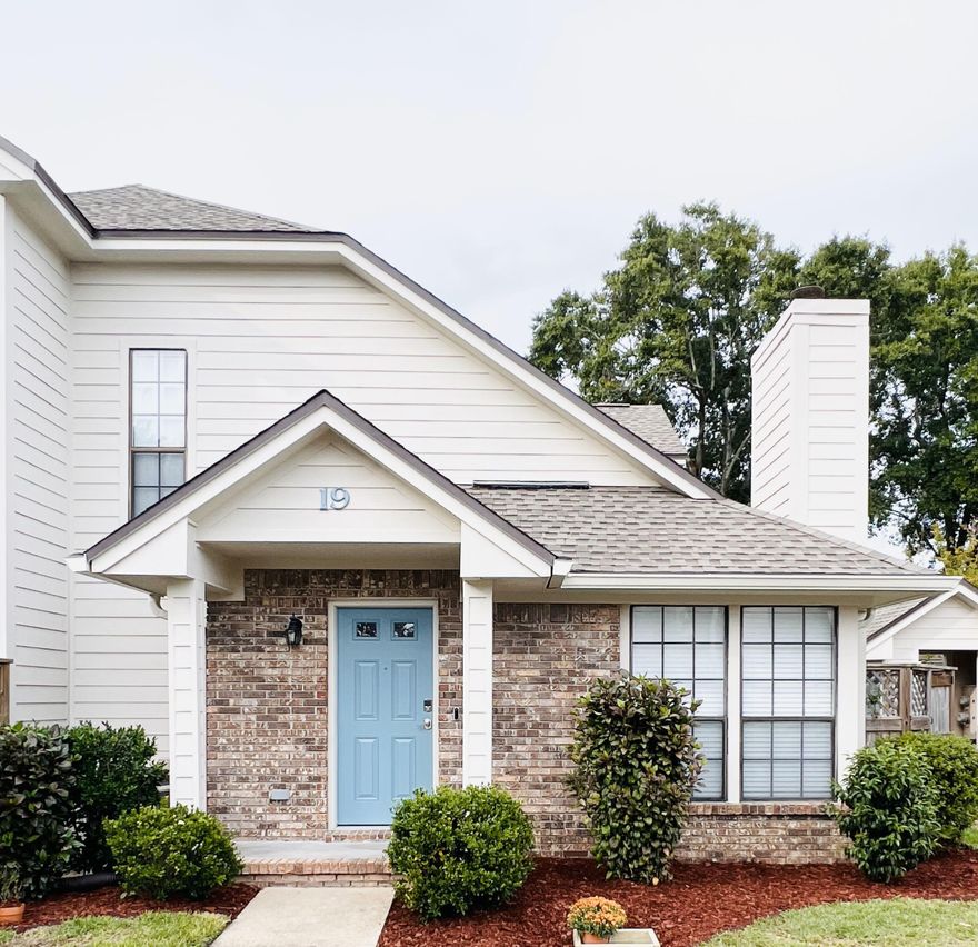 BEAUTIFUL 'beach house' townhome in the coveted Crosswinds Landing with beautiful trees!! All new Hardi siding, soffit, chimney cap, gutters, and back deck in Nov 2023; New roof, appliances, water heater, lighting fixtures, ceiling fans, tub/showers, toilets, vanities, sinks & faucets, flooring, front door with keyless entry & nest camera doorbell, smart thermostat, granite kitchen countertops, farmhouse kitchen sink/faucet, white faux wood blinds, floor trim, door trim, & much more in 2020; 2 large master bdrms, 2 full baths PLUS a BONUS LOFT (full office space, workout or library) and a gorgeous staircase! Minutes to beaches, local military bases, hospital, dining, colleges, airport, fairgrounds, shopping, golf, night life, public docks, groceries, you get the picture.. GARAGES for rent