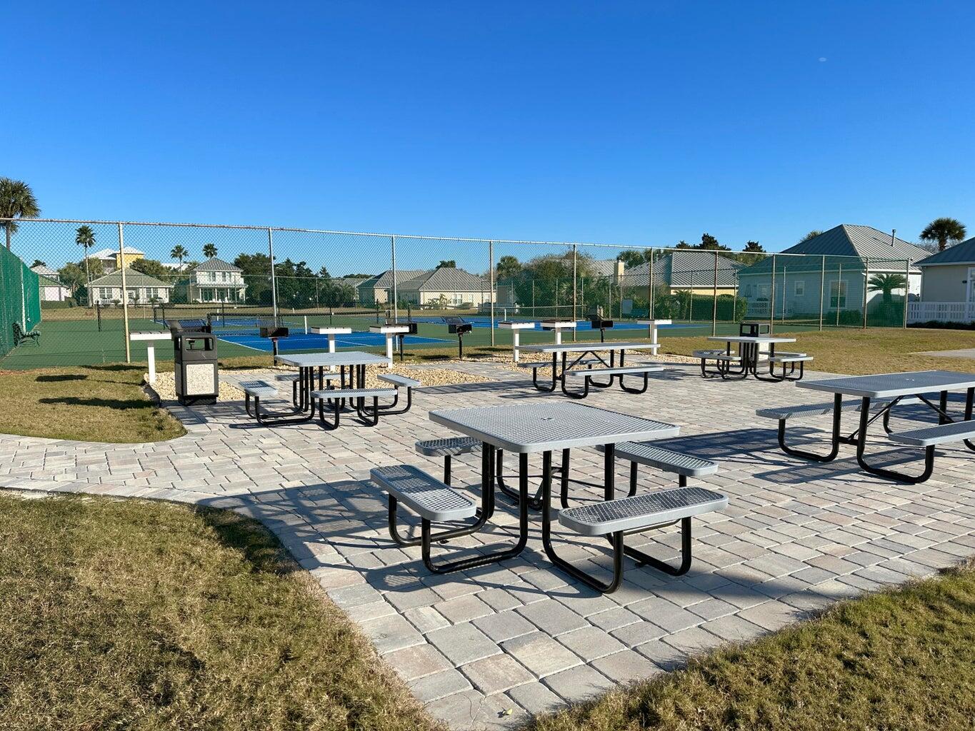 MARAVILLA CONDO 2 - Residential