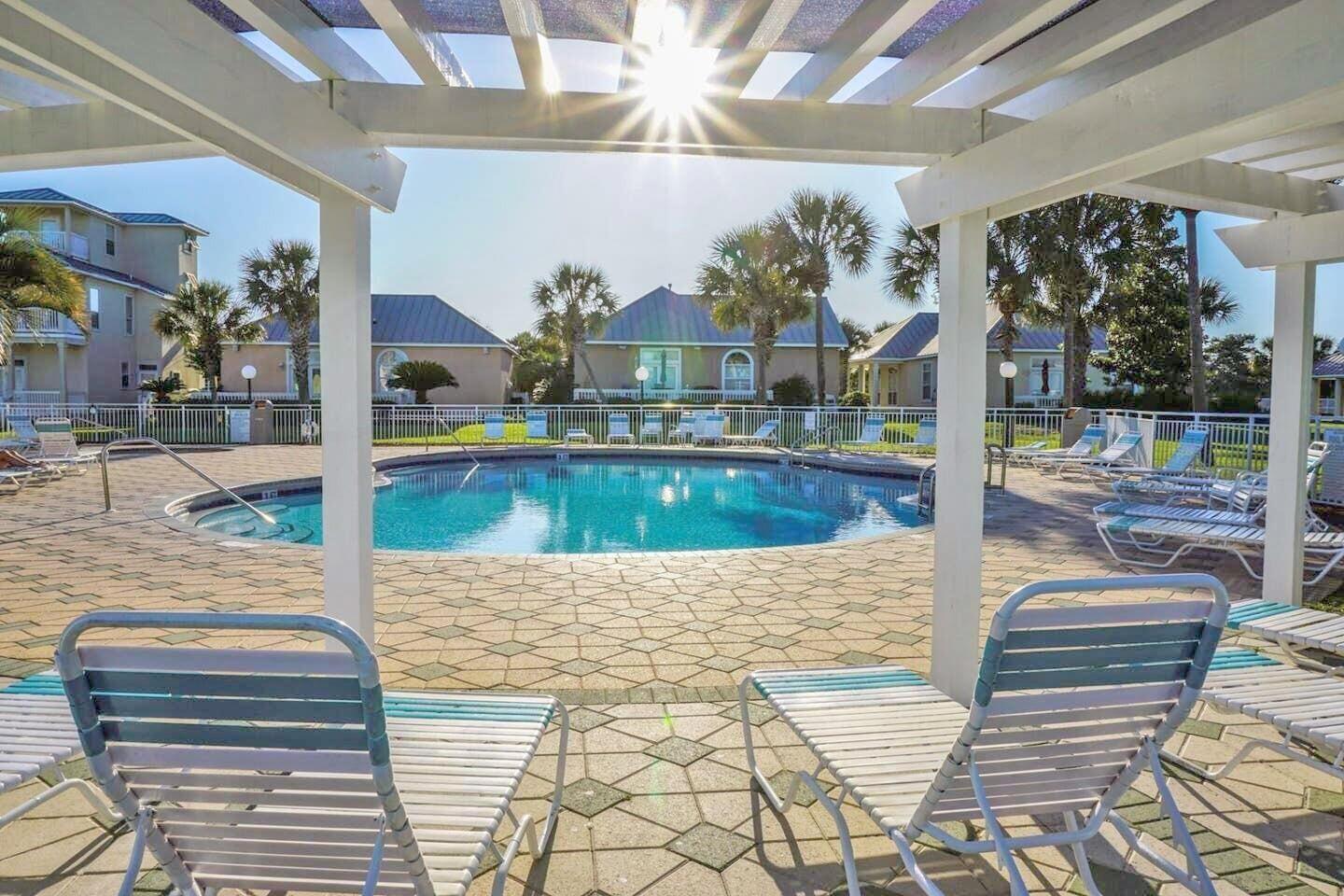 MARAVILLA CONDO 2 - Residential