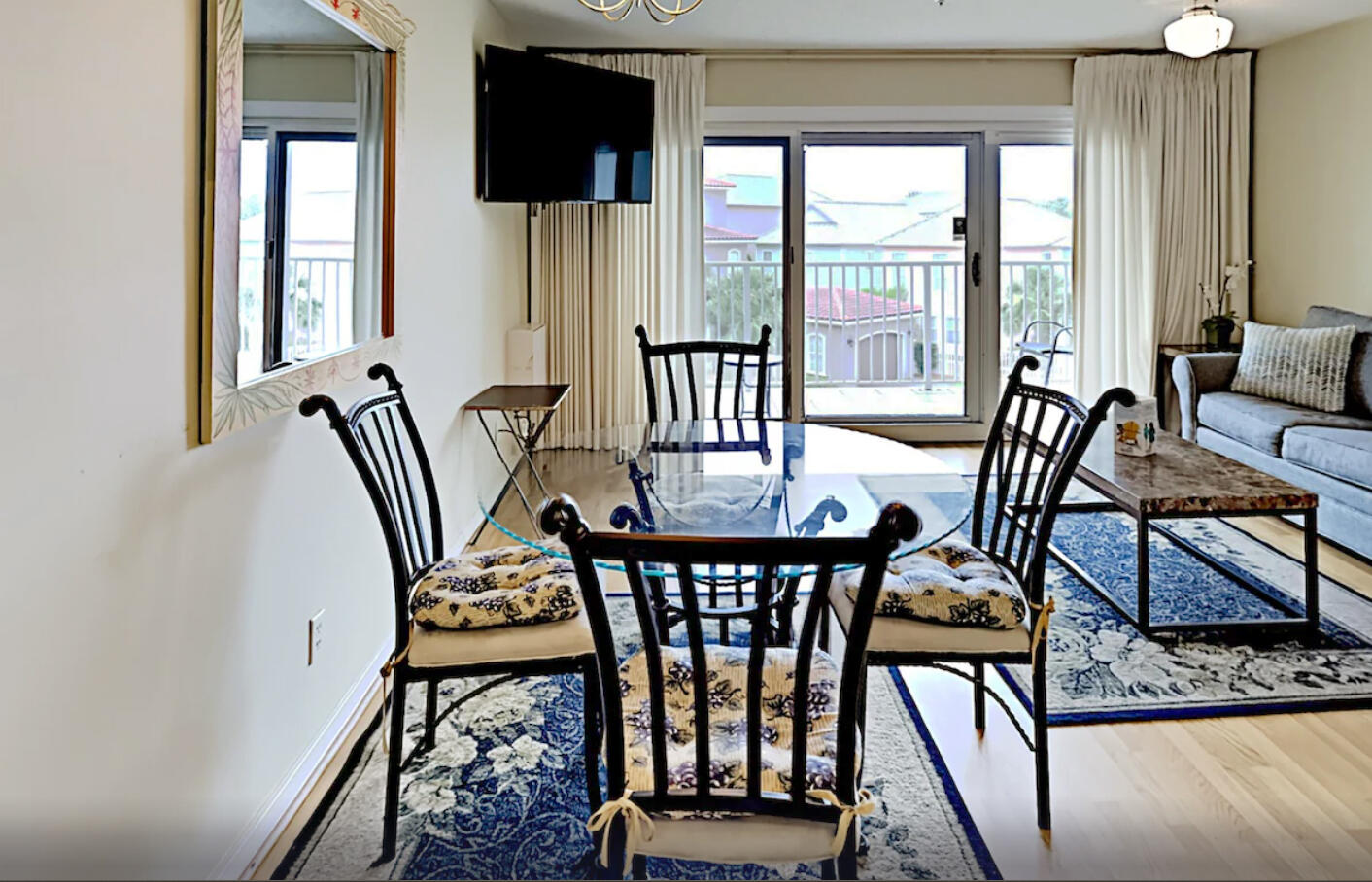 MARAVILLA CONDO 2 - Residential