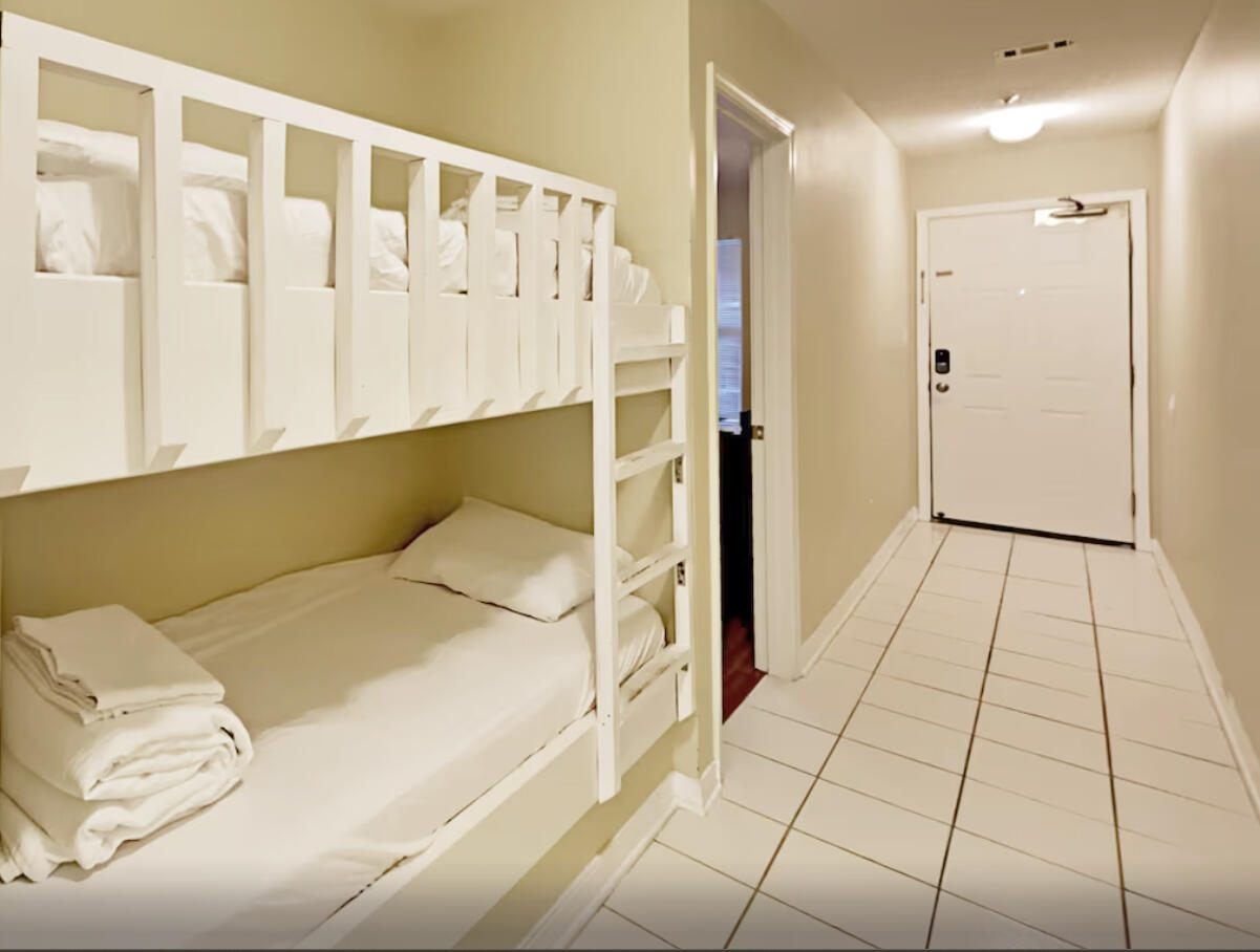 MARAVILLA CONDO 2 - Residential