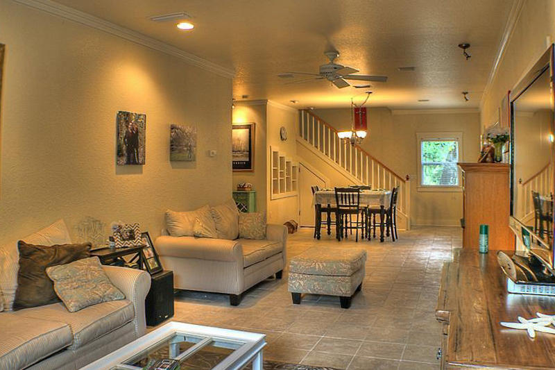 BAY MAGNOLIA - Residential Lease