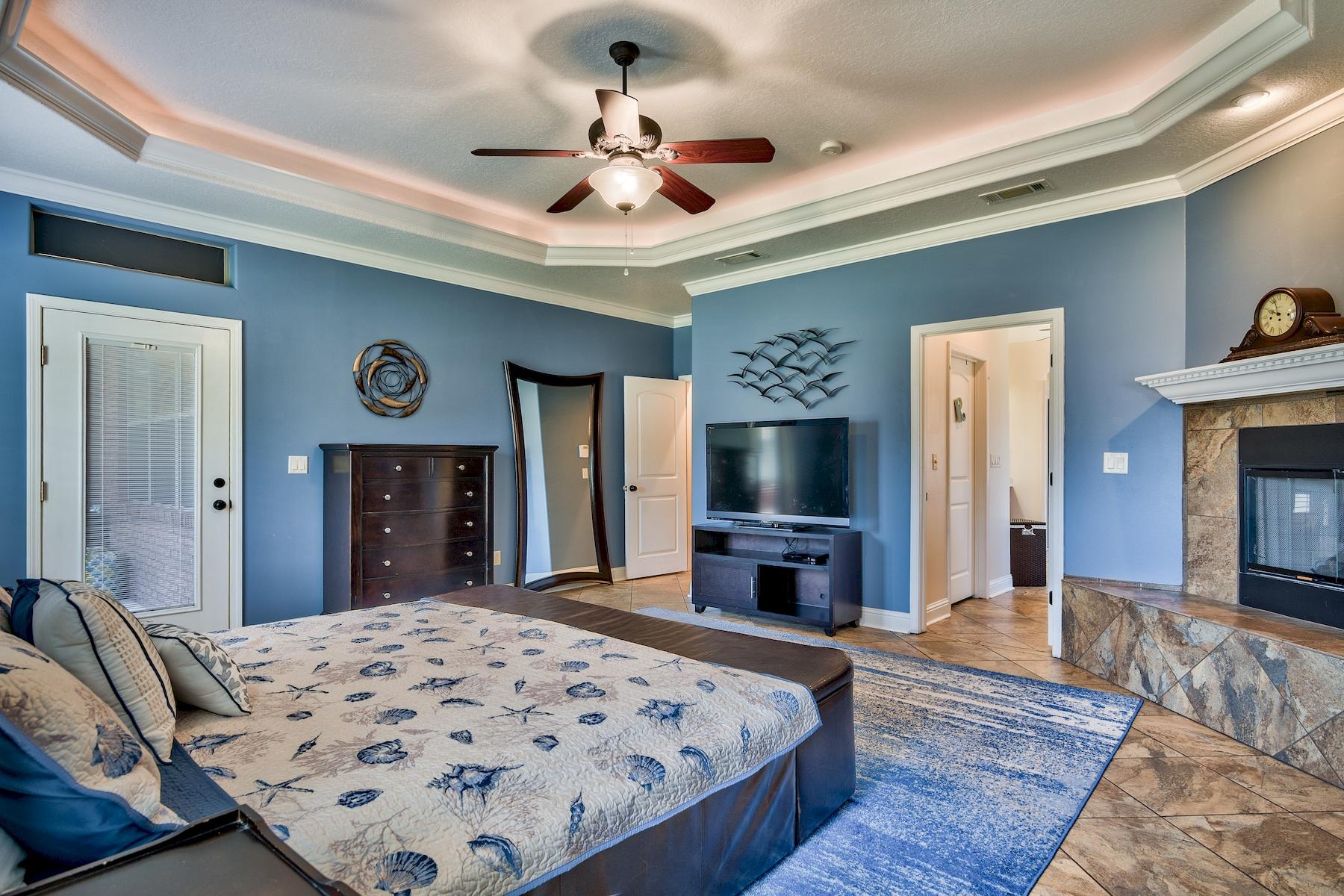 BAYSHORE PLACE - Residential