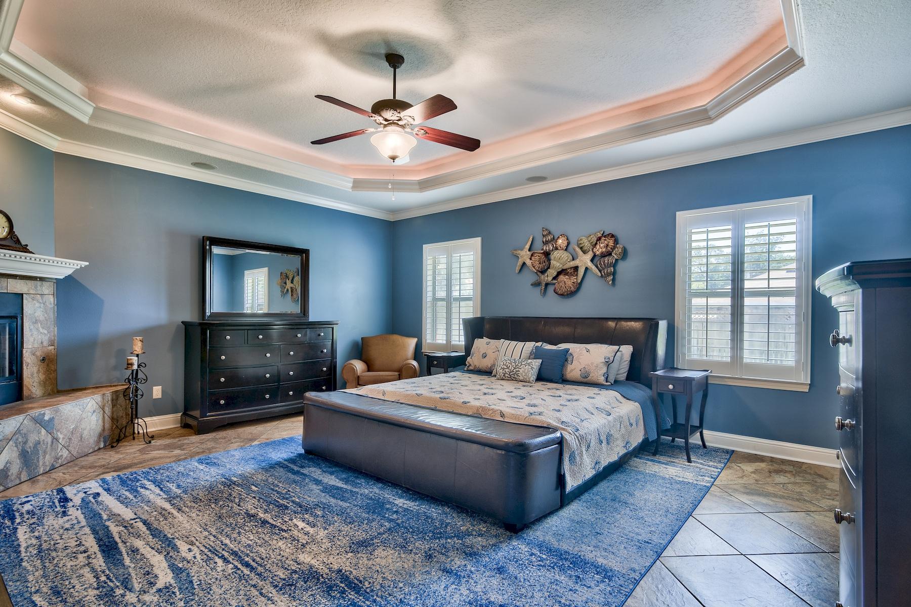 BAYSHORE PLACE - Residential