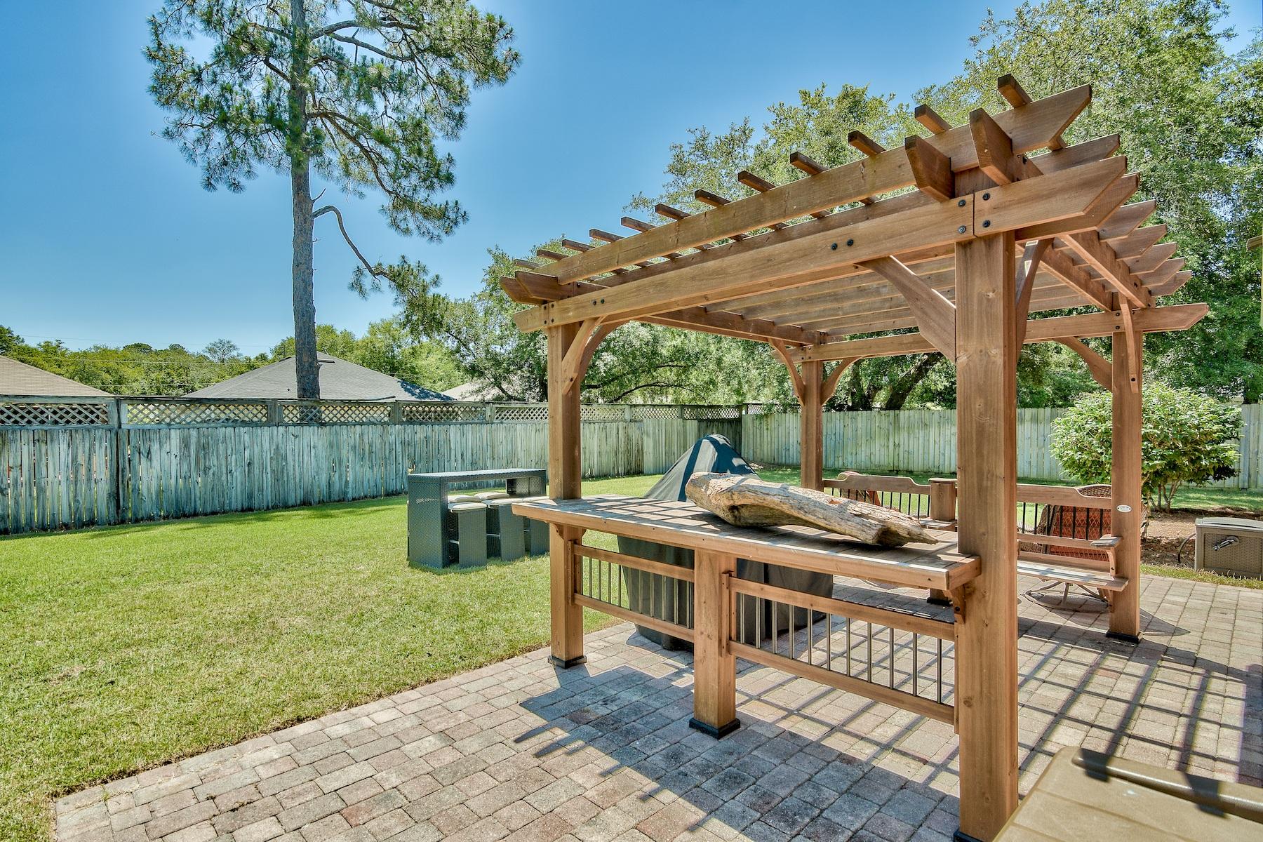 BAYSHORE PLACE - Residential