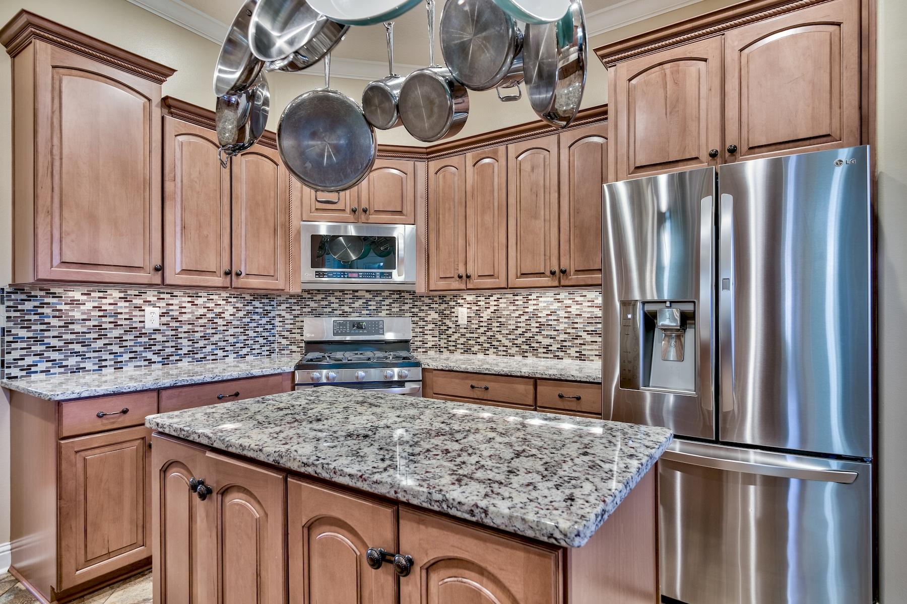 BAYSHORE PLACE - Residential