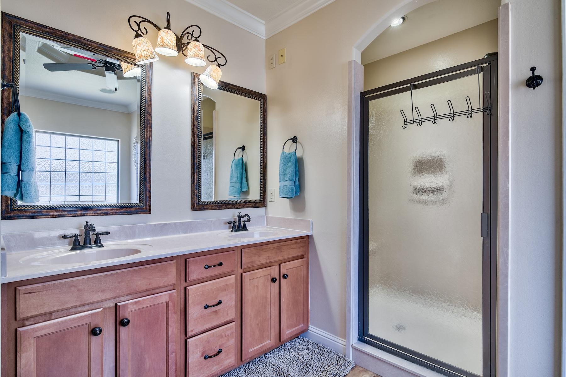 BAYSHORE PLACE - Residential