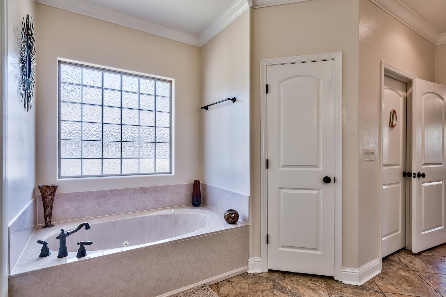 BAYSHORE PLACE - Residential