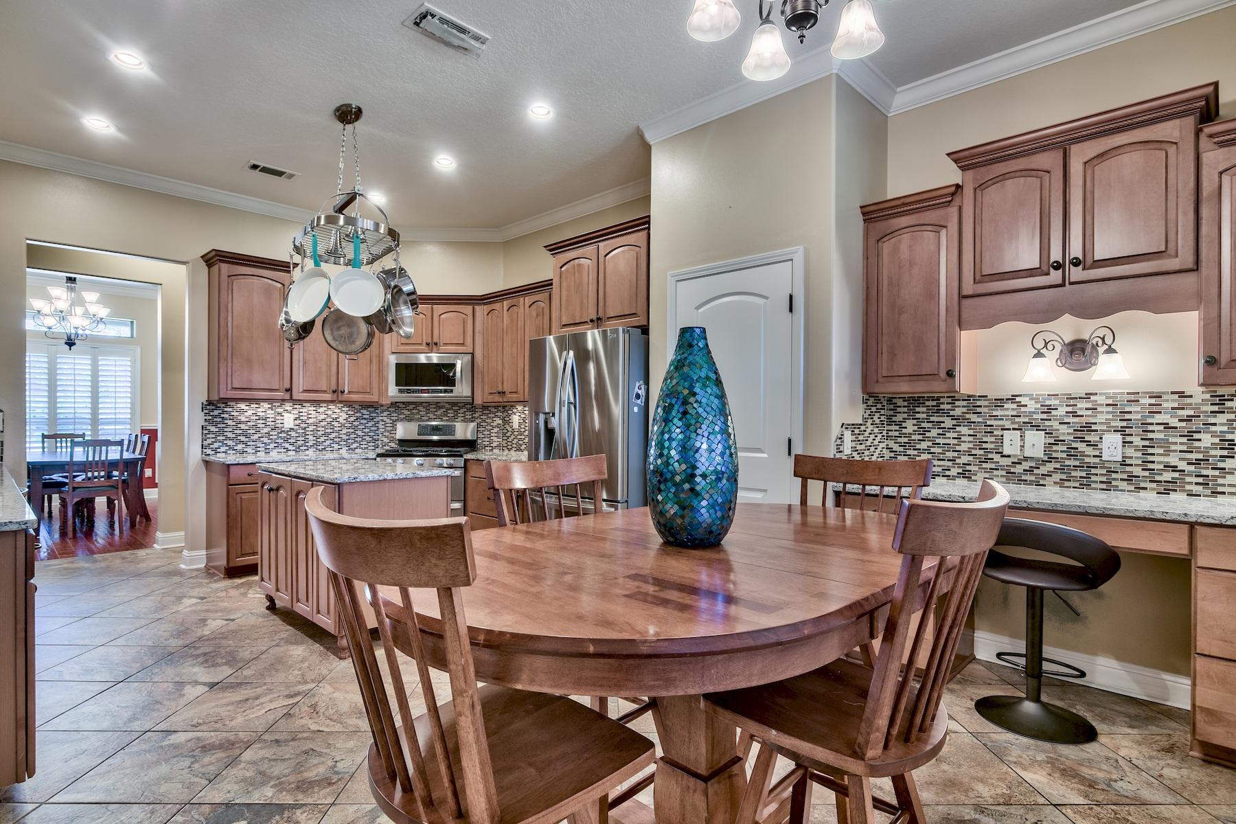 BAYSHORE PLACE - Residential