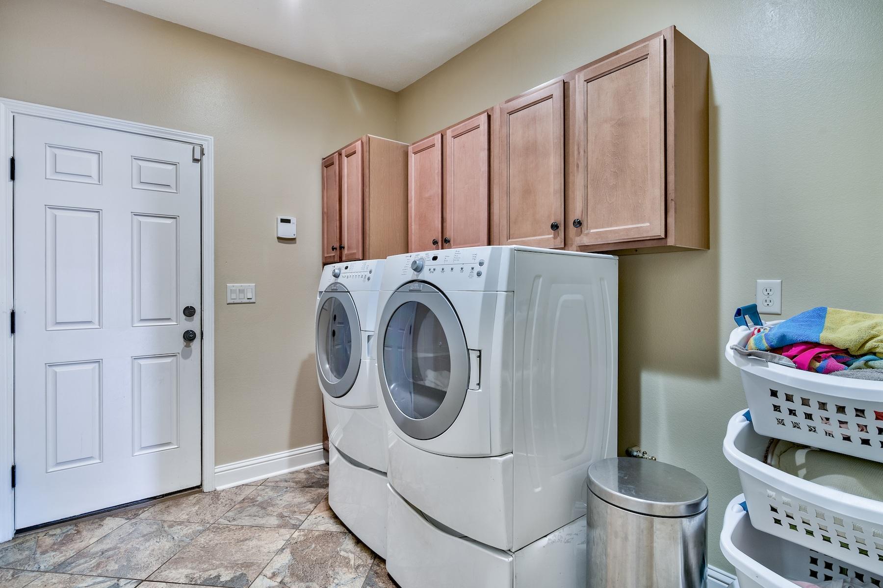 BAYSHORE PLACE - Residential