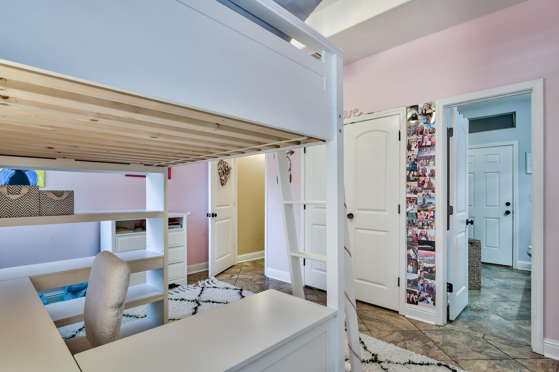 BAYSHORE PLACE - Residential