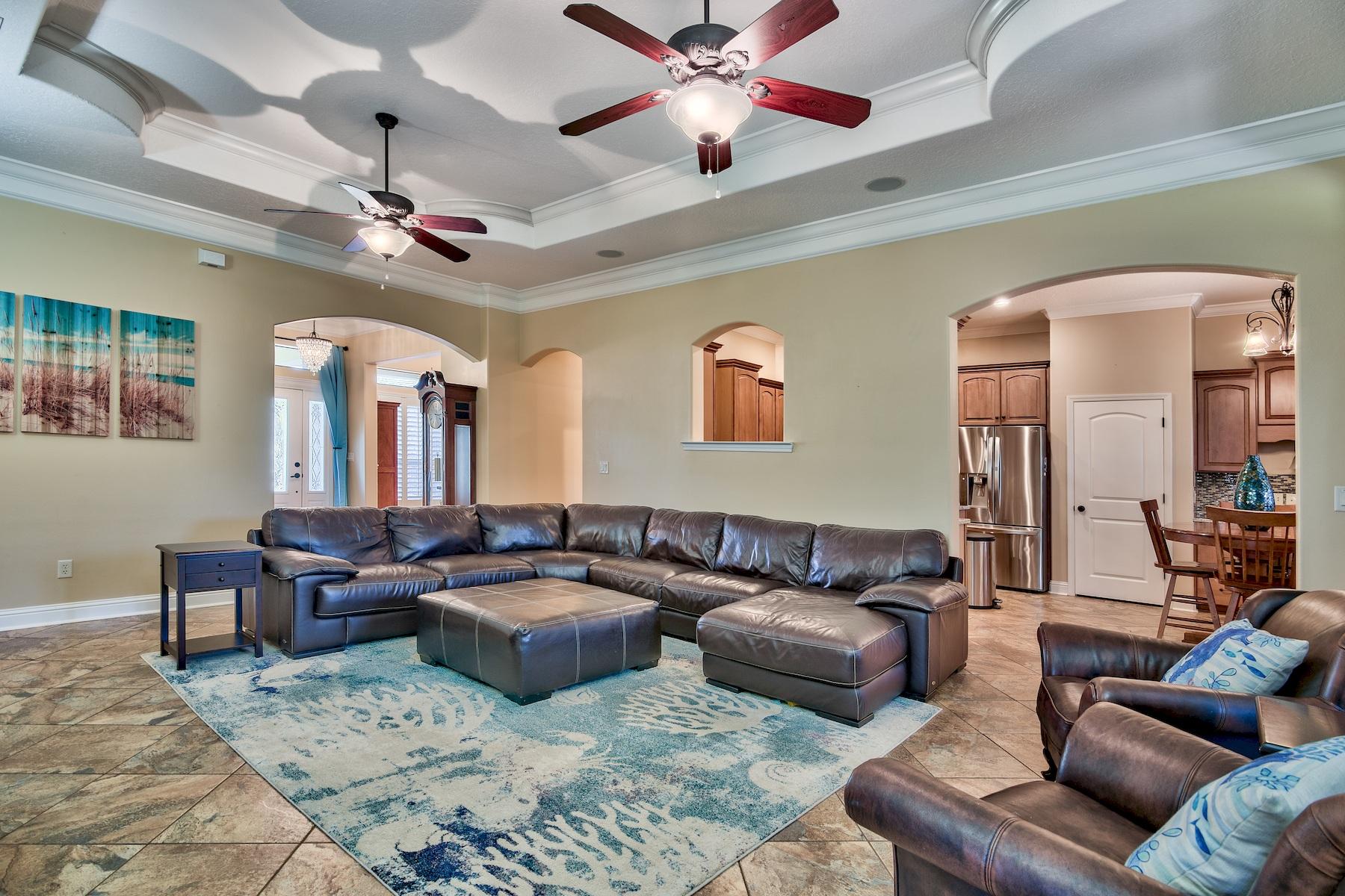 BAYSHORE PLACE - Residential