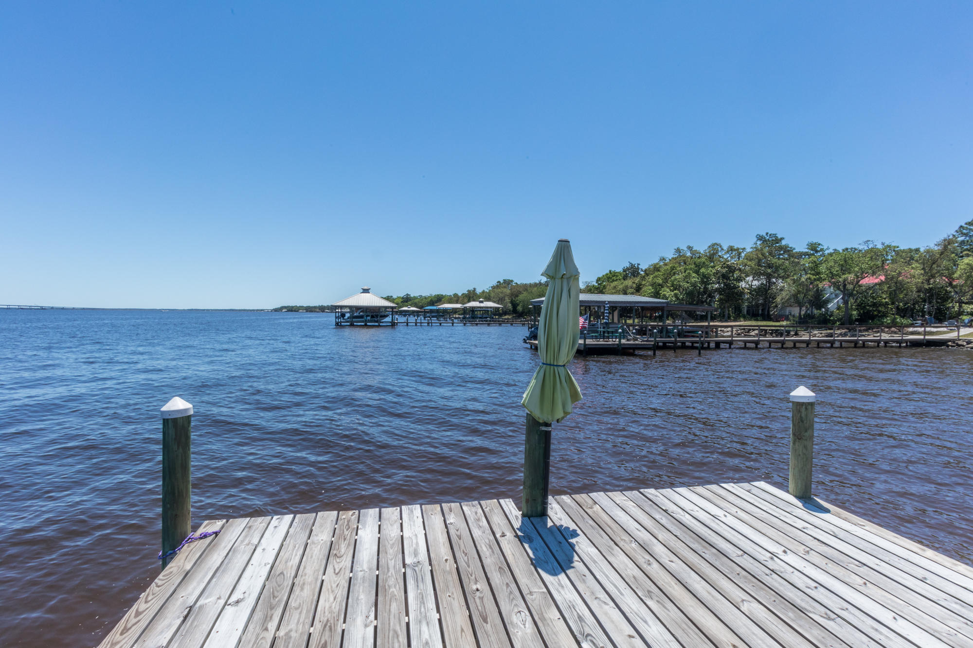 HATCHEE SHORES - Residential
