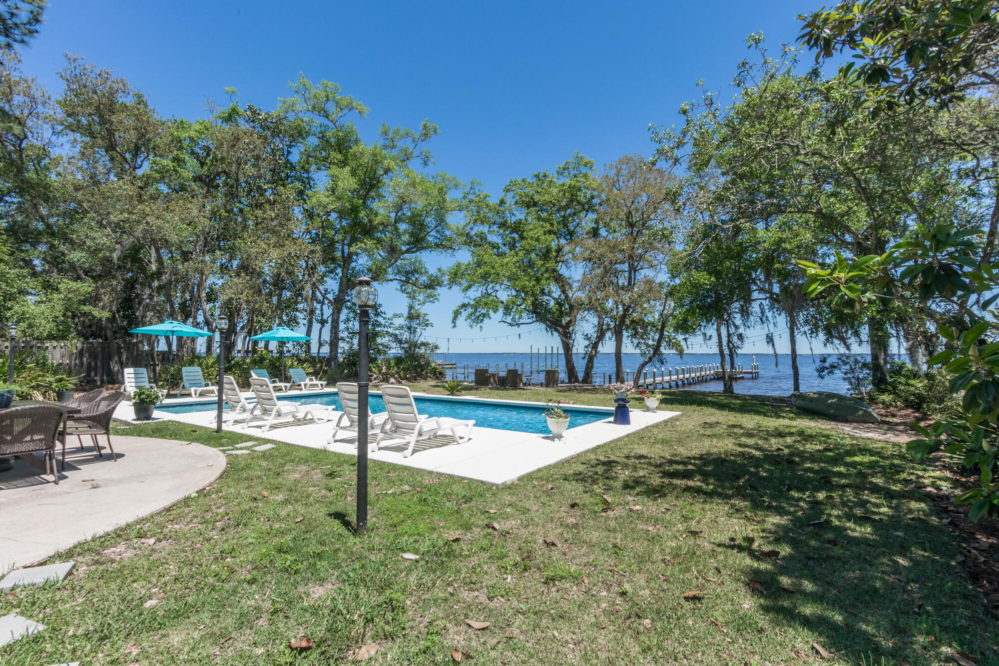 HATCHEE SHORES - Residential