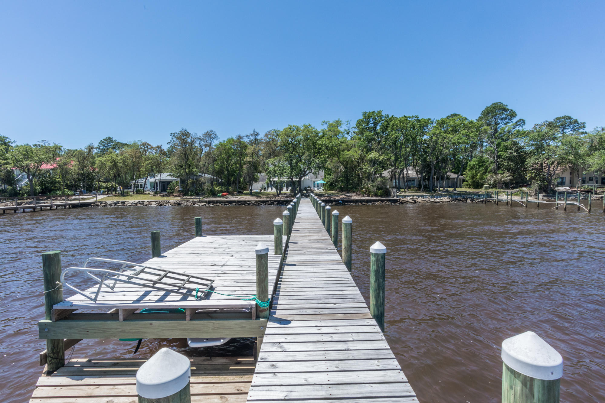 HATCHEE SHORES - Residential