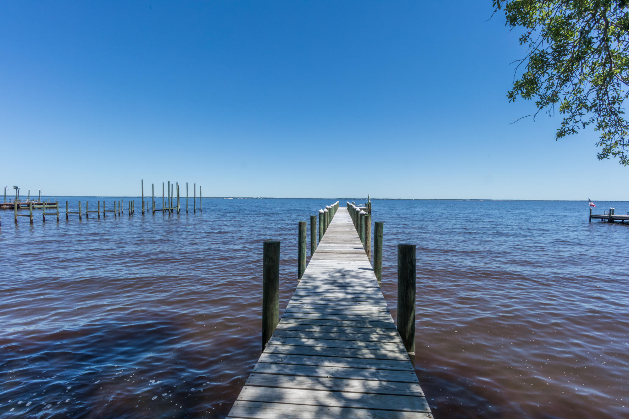 HATCHEE SHORES - Residential