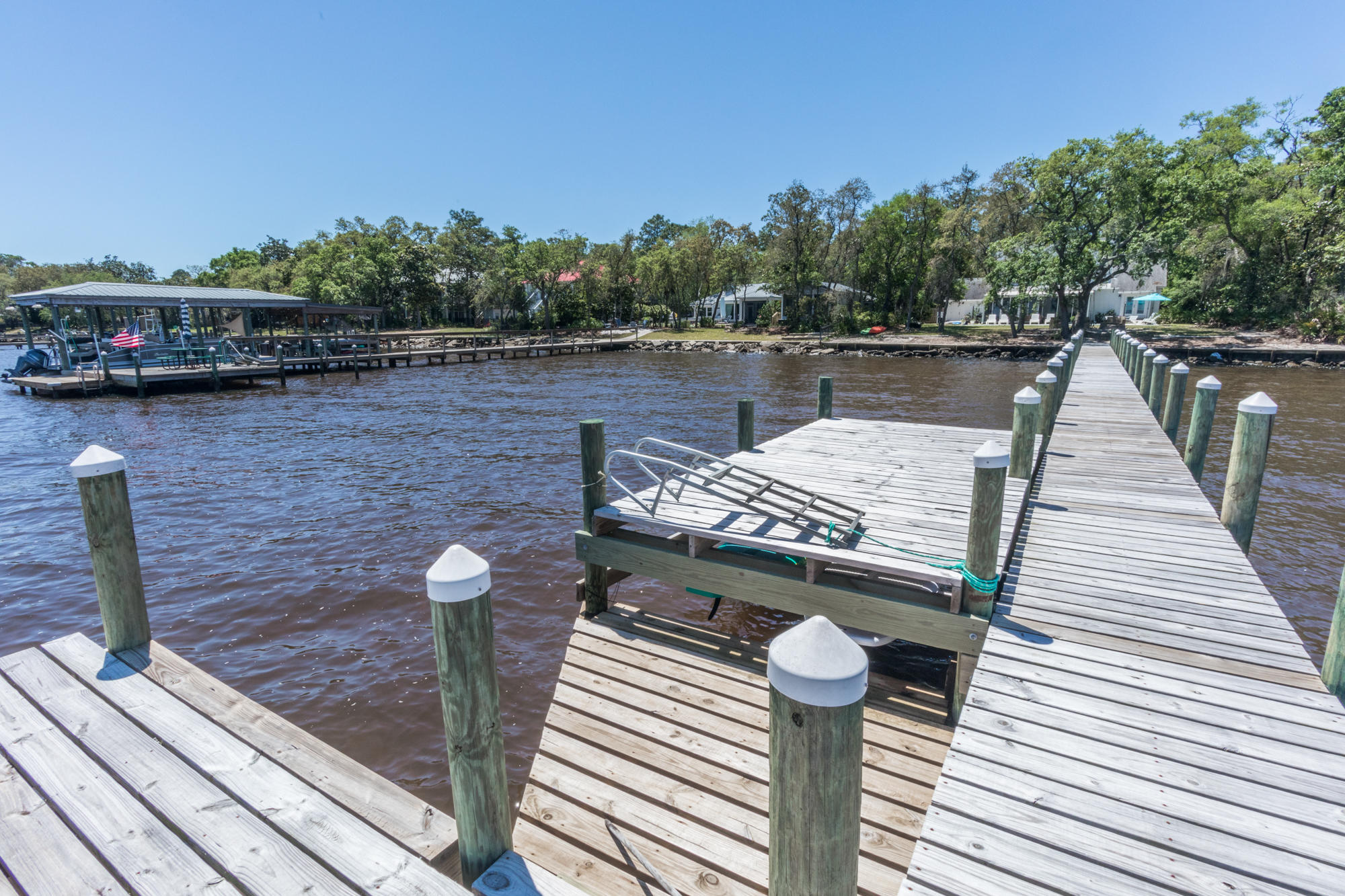 HATCHEE SHORES - Residential