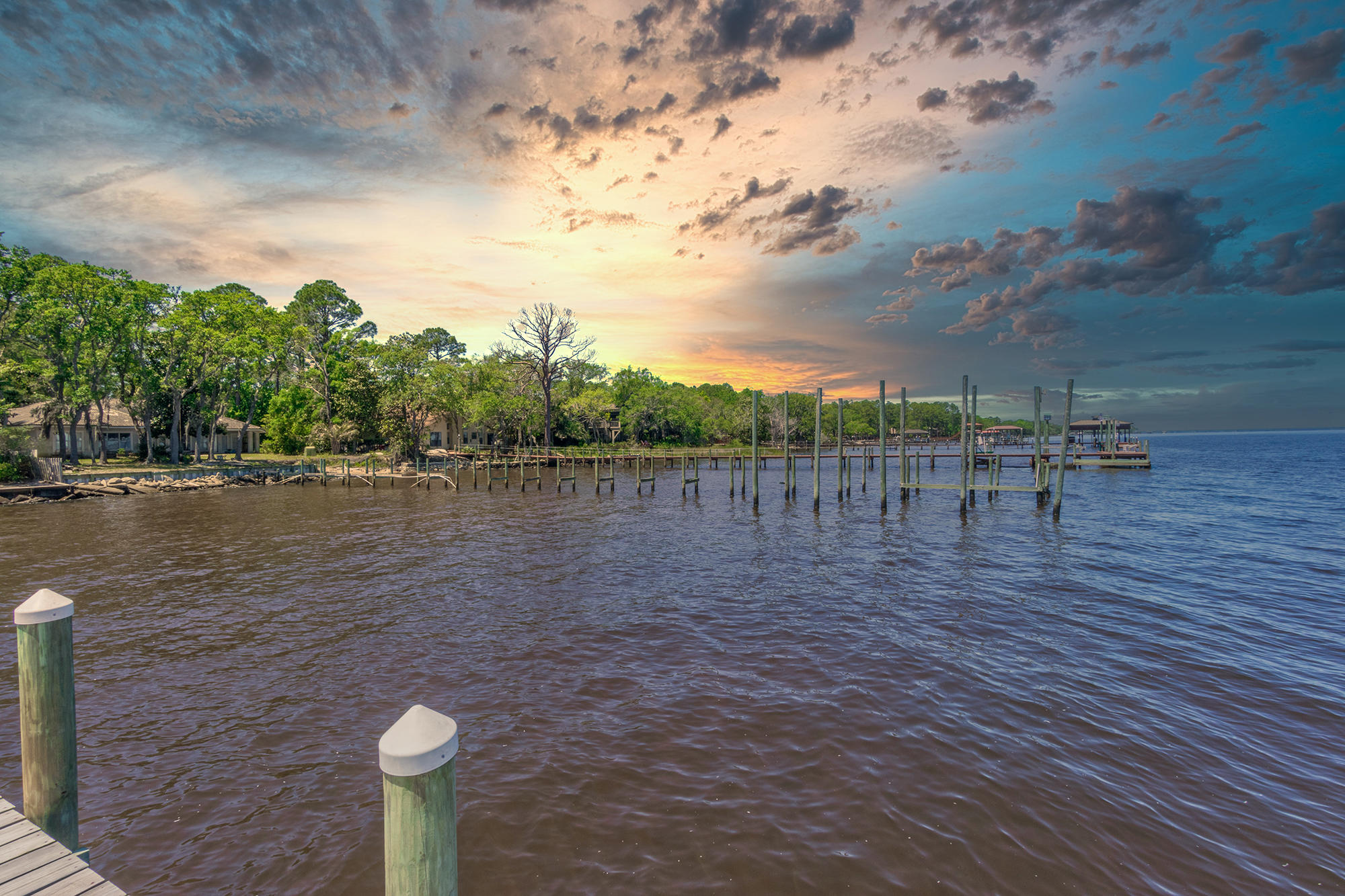 HATCHEE SHORES - Residential