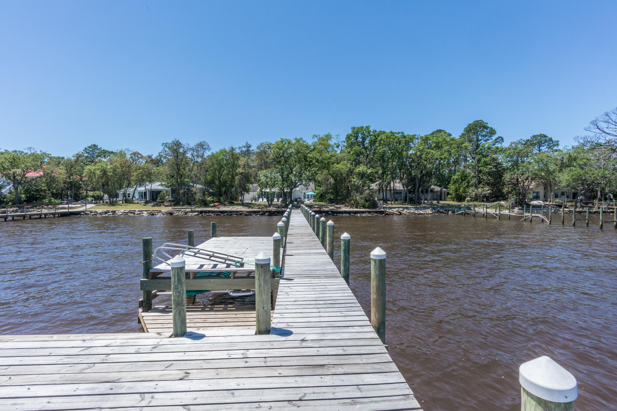 HATCHEE SHORES - Residential