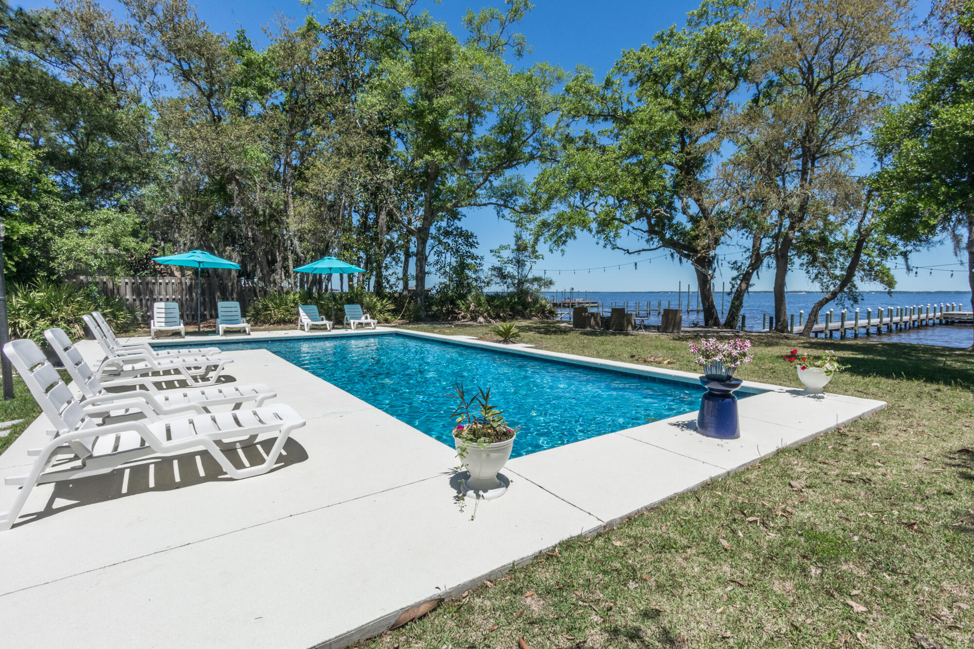 HATCHEE SHORES - Residential