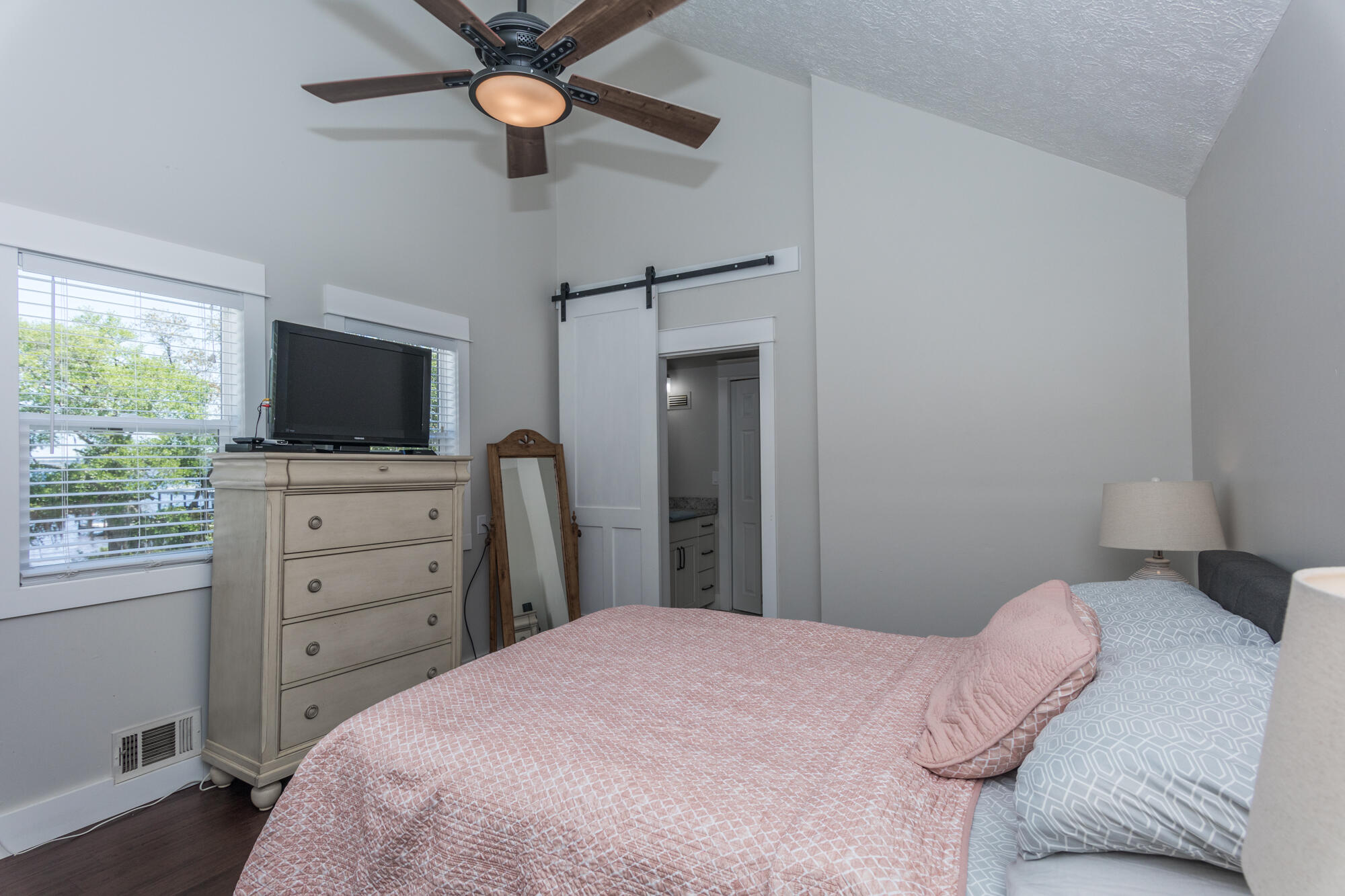 HATCHEE SHORES - Residential