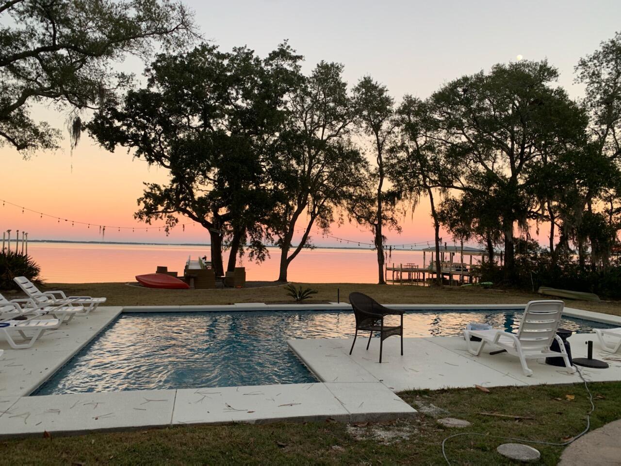 HATCHEE SHORES - Residential