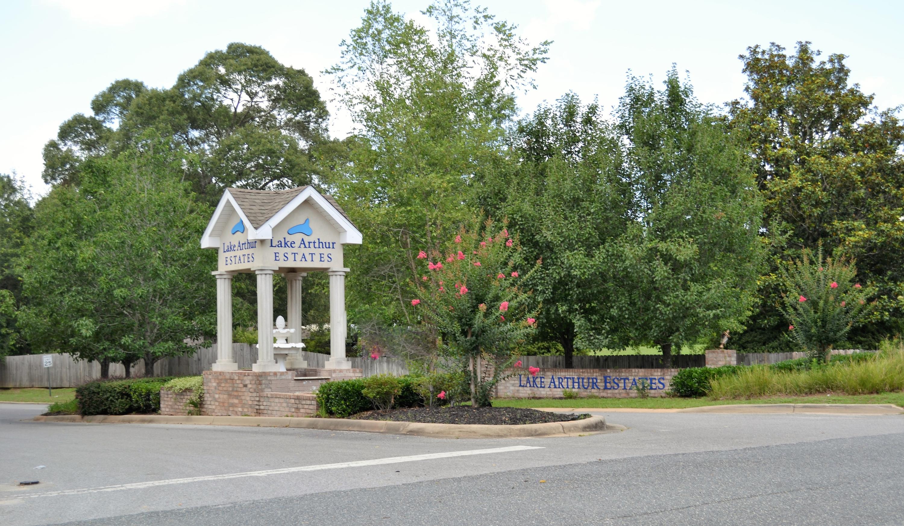 LAKE ARTHUR ESTATES - Land