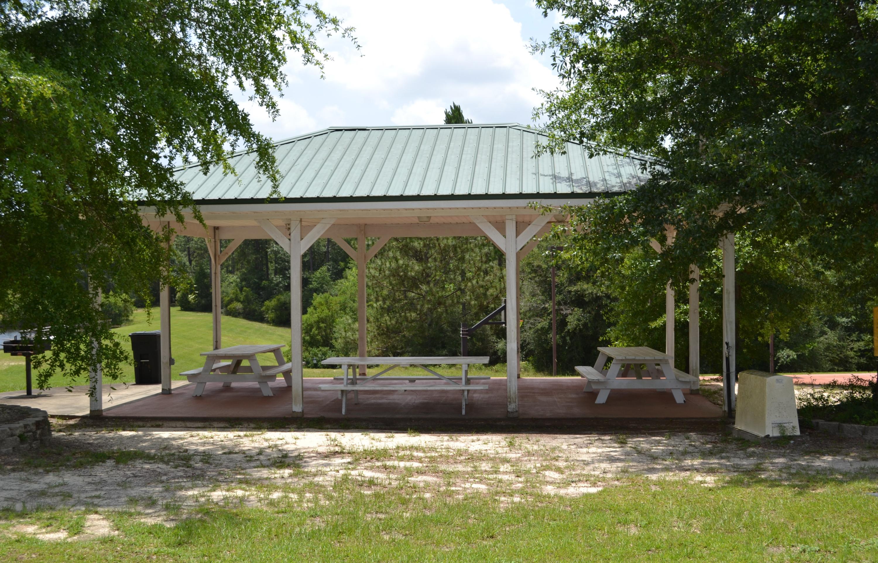 LAKE ARTHUR ESTATES - Land