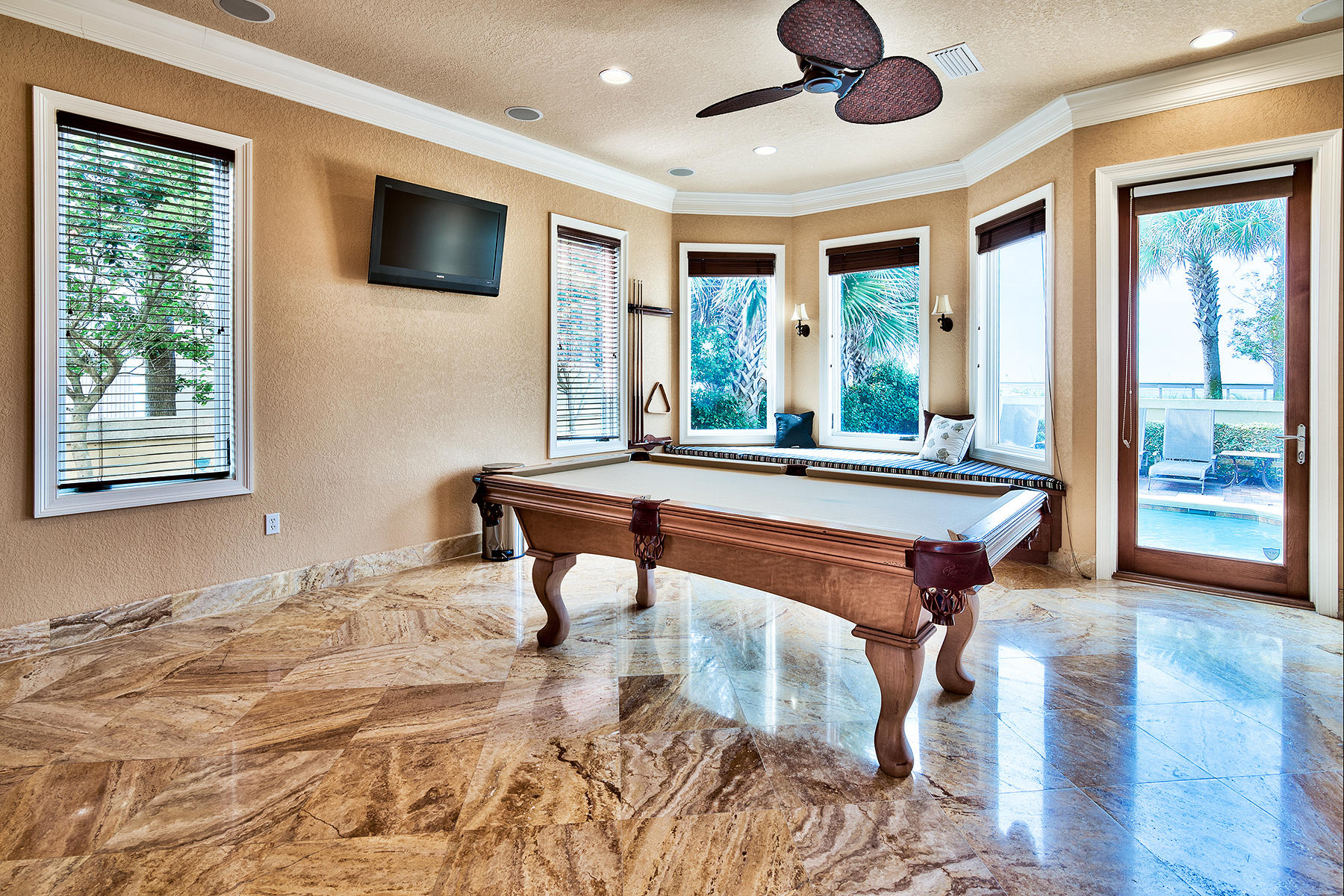 AVALON BEACH ESTATES - Residential