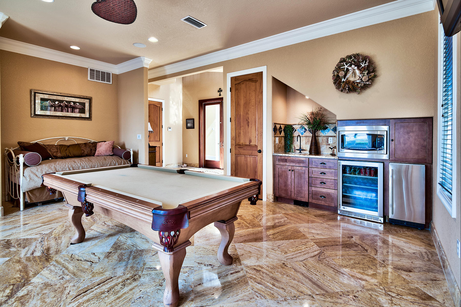 AVALON BEACH ESTATES - Residential