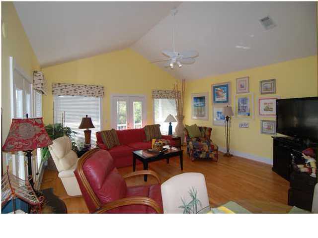 CRYSTAL LAKE PHASE I - Residential Lease