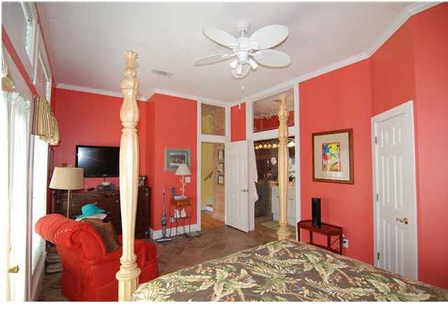 CRYSTAL LAKE PHASE I - Residential Lease