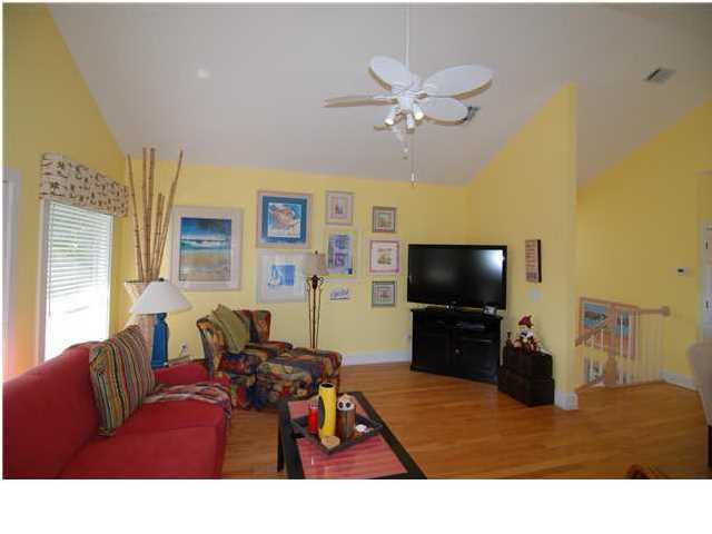 CRYSTAL LAKE PHASE I - Residential Lease