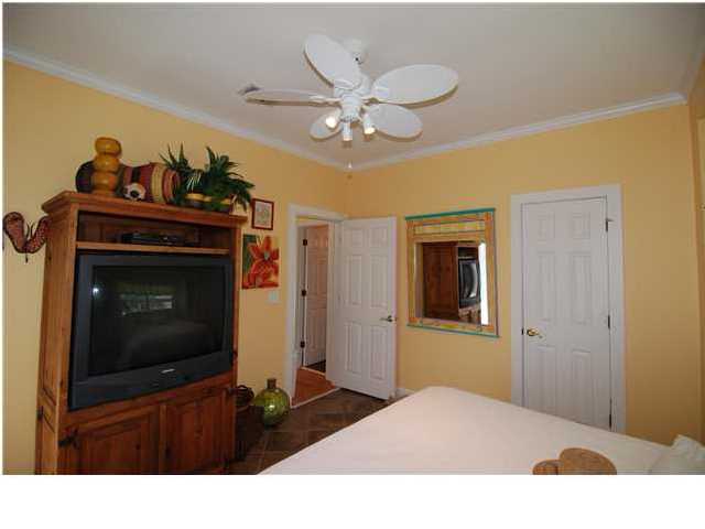 CRYSTAL LAKE PHASE I - Residential Lease