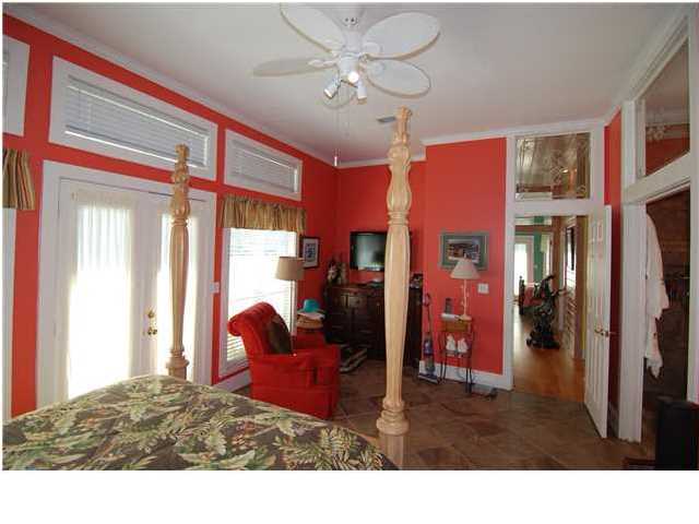 CRYSTAL LAKE PHASE I - Residential Lease