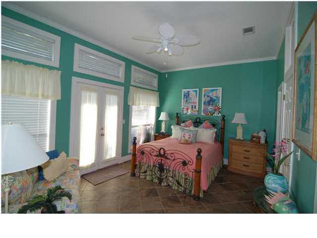 CRYSTAL LAKE PHASE I - Residential Lease