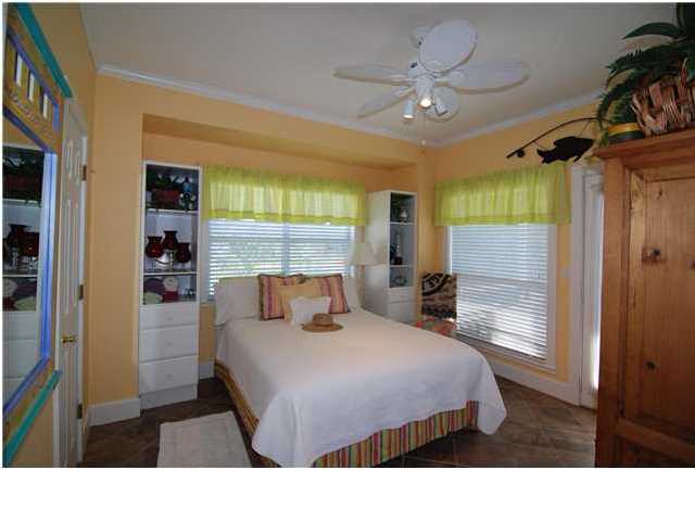 CRYSTAL LAKE PHASE I - Residential Lease