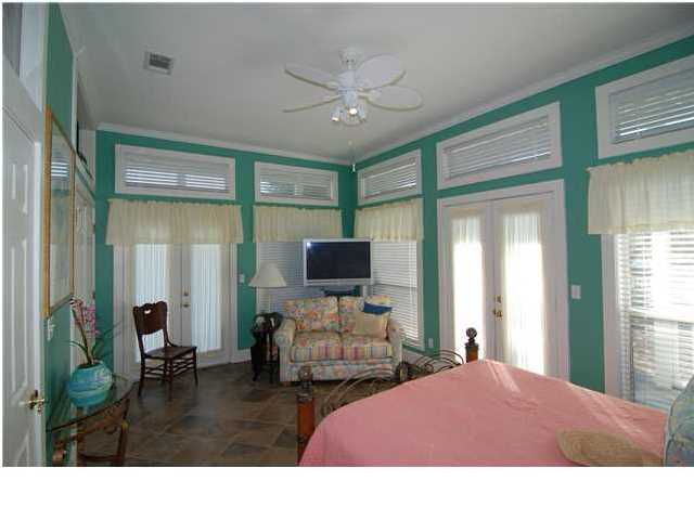 CRYSTAL LAKE PHASE I - Residential Lease