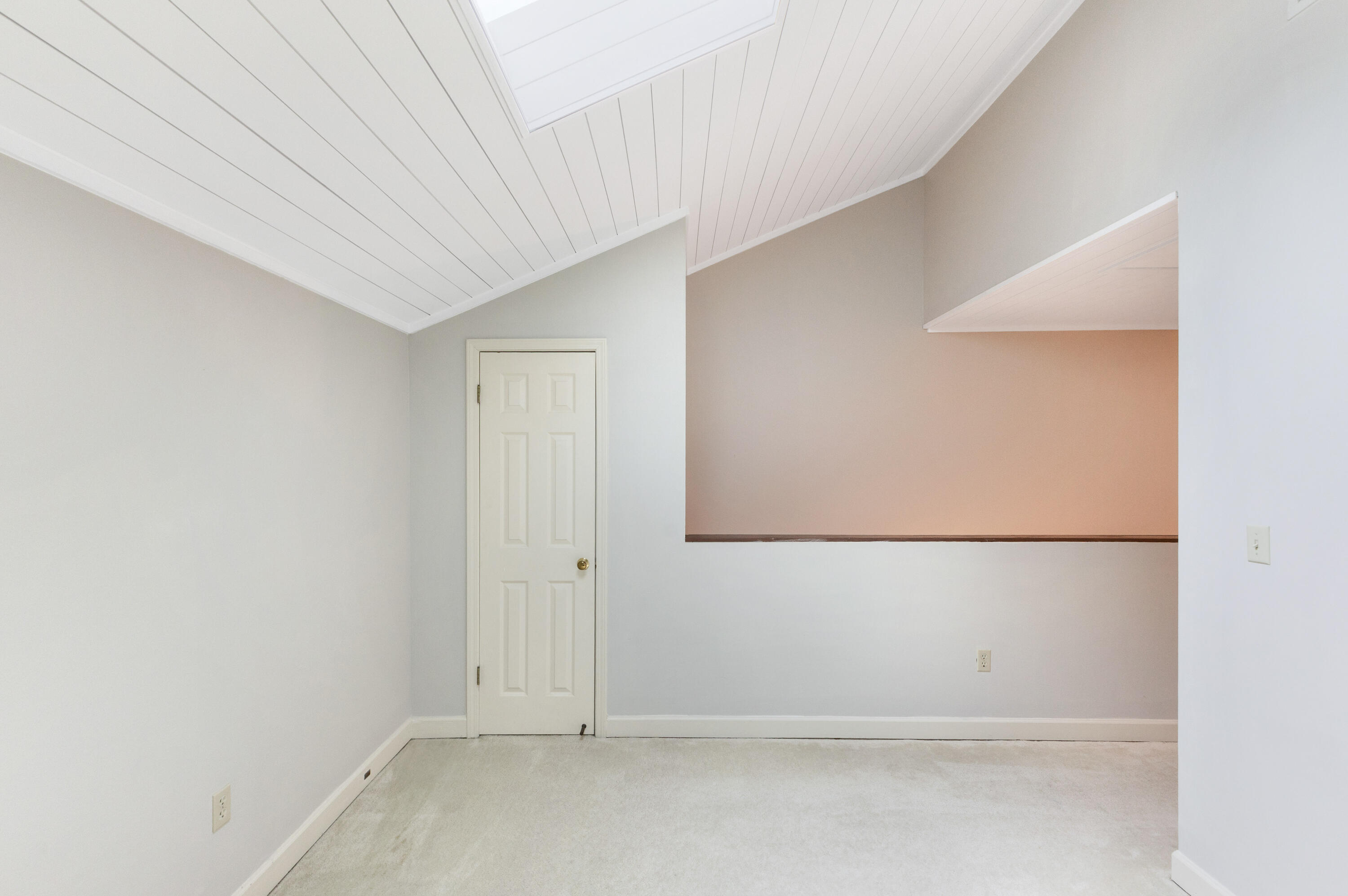 LAKESIDE CONDO AT BLUEWATER BAY - Residential