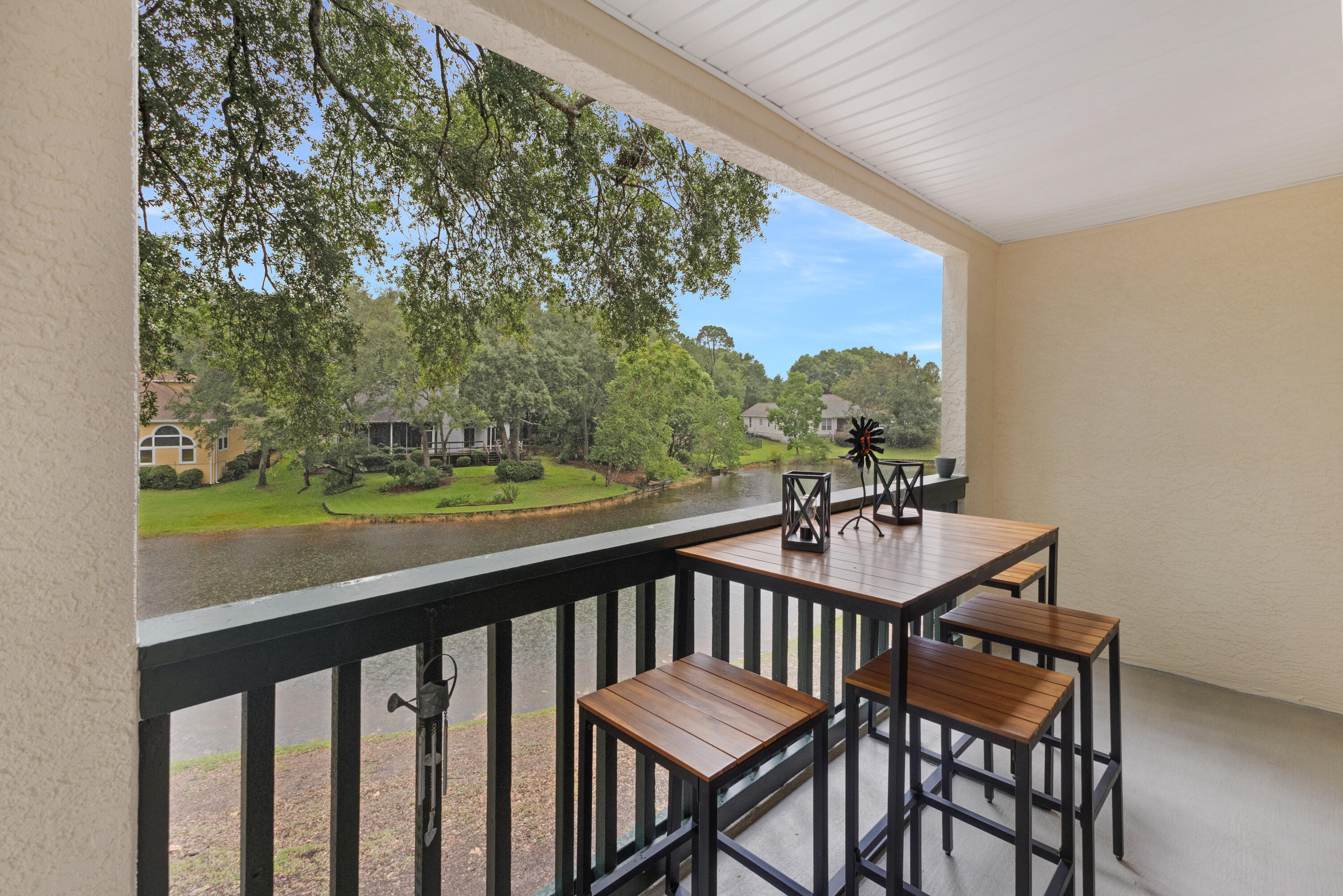 LAKESIDE CONDO AT BLUEWATER BAY - Residential